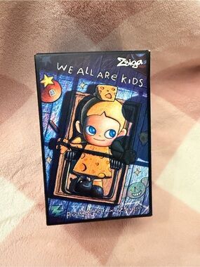 Pop Mart Zsiga 'We All Are Kids' (Losing control)